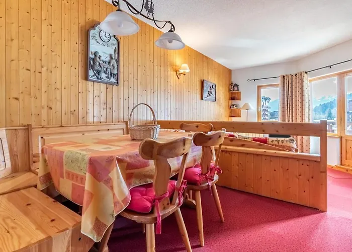 Bright Cocoon With Balcony And View On The Valley * كورشوفيل